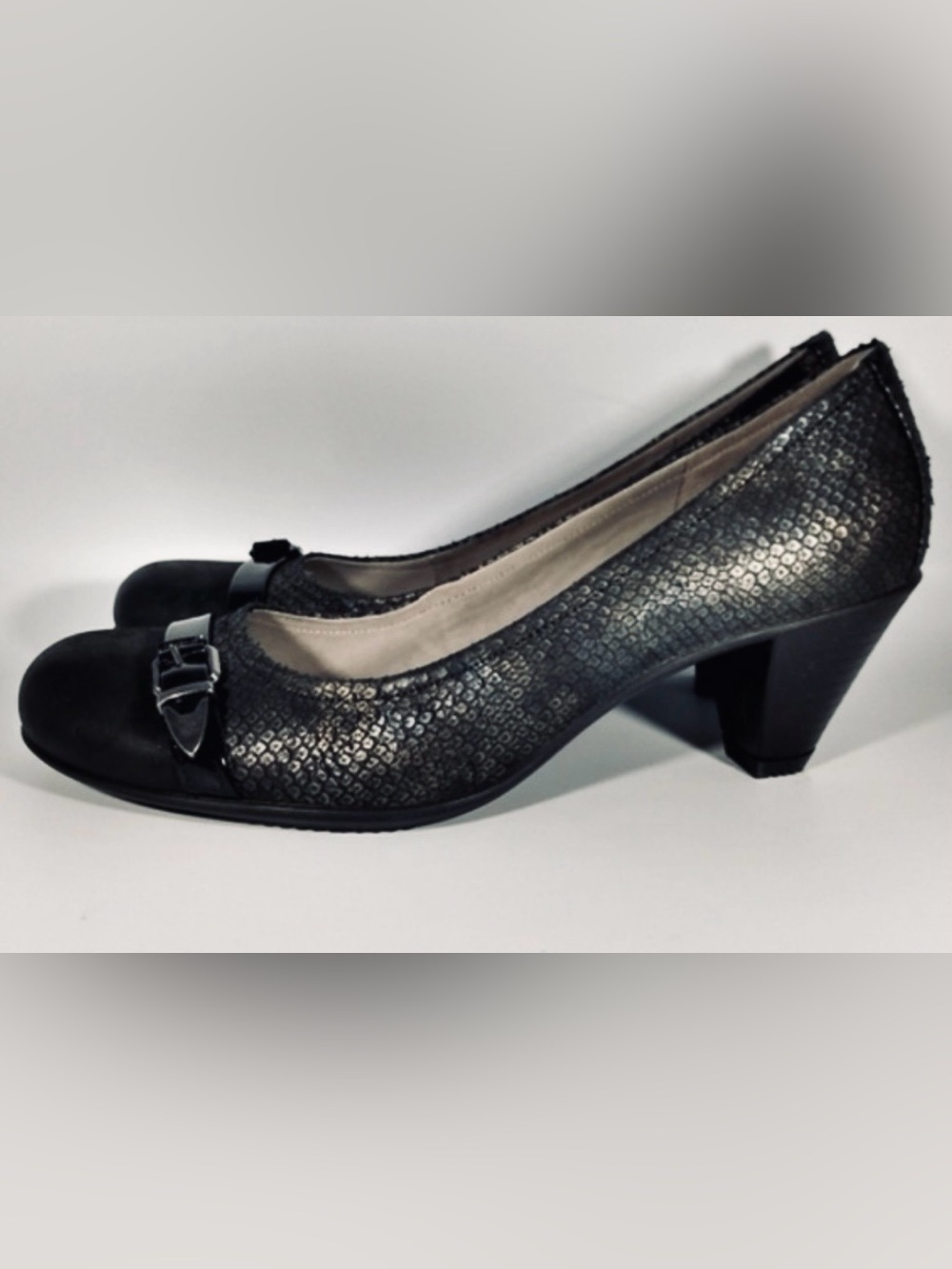 Ecco Black Real Leather Snake-Texture Mid Heel Pumps retail $180